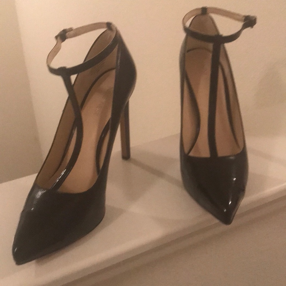 Nine West Lavish T-strap Pump